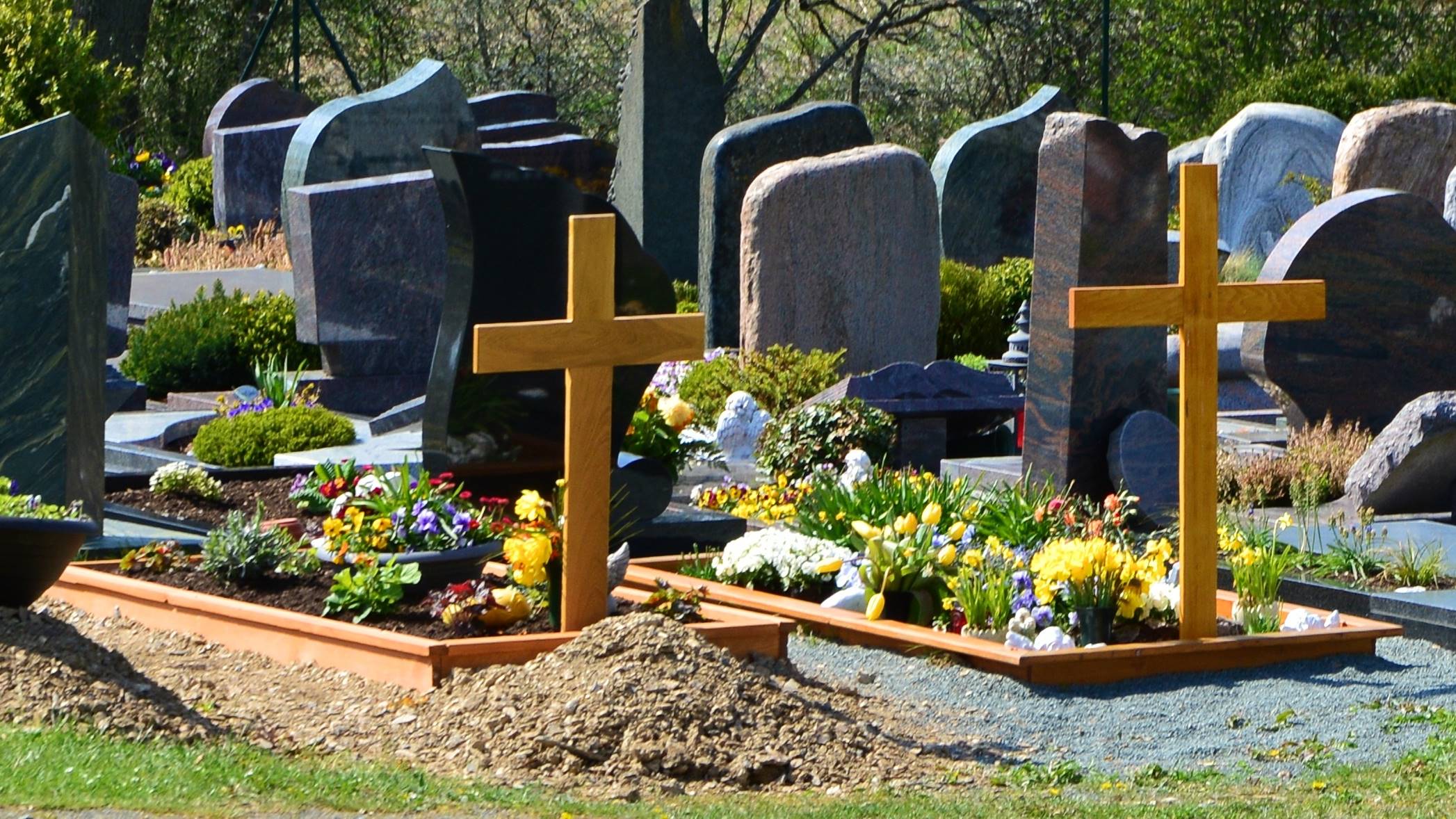 Obudowy grobu – jak zadbać o grób bez dużych nakładów finansowych